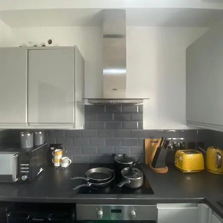 Swanky Apartament *